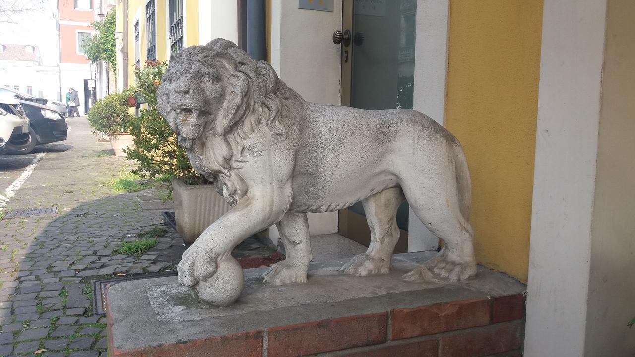 Albergo Ristorante Leon d'Oro Este Exterior foto